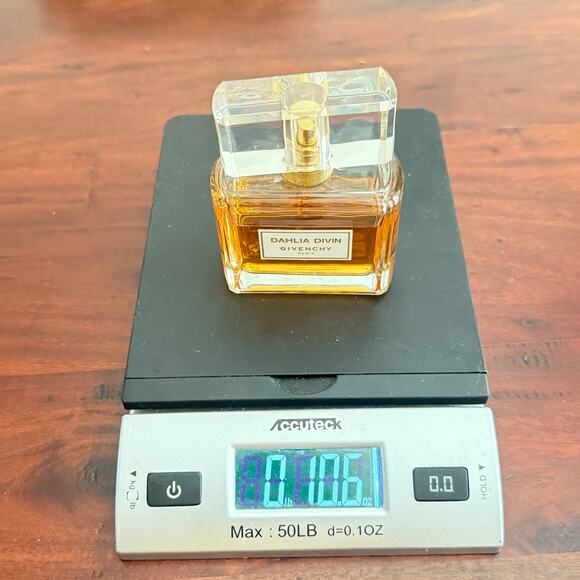 Dahlia Divin by Givenchy for Women 2.5 oz Eau De Parfum Spray - Picture 8 of 8